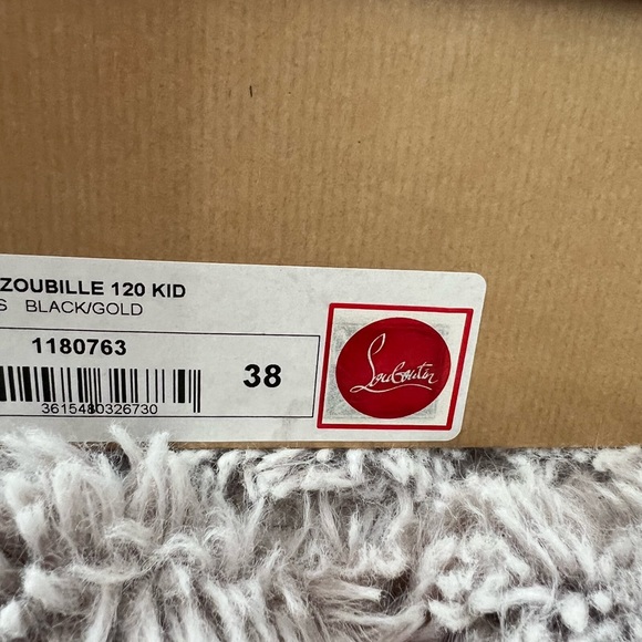 Christian Louboutin, size 39 Women’s designer shoe, gently used - Picture 5 of 9